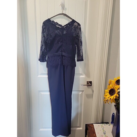 Rosewe Maxi Lace wide legged Navy Jumpsuit Size Sm No MFG Tag Wedding Special Oc - Picture 7 of 13